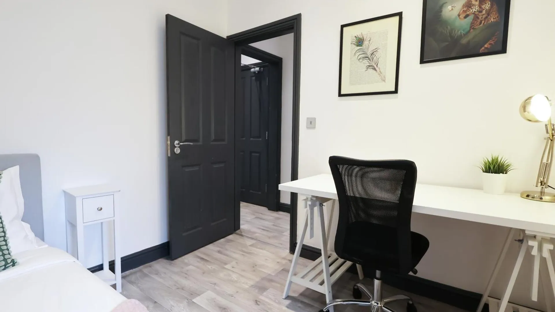 Luxury Living, Central Spot Cardiff